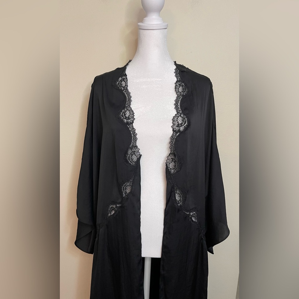 Victoria’s Secret Satin Crochet Lace-Trim Kimono Robes Cover-Up. size XS/S. NWT - Picture 8 of 17